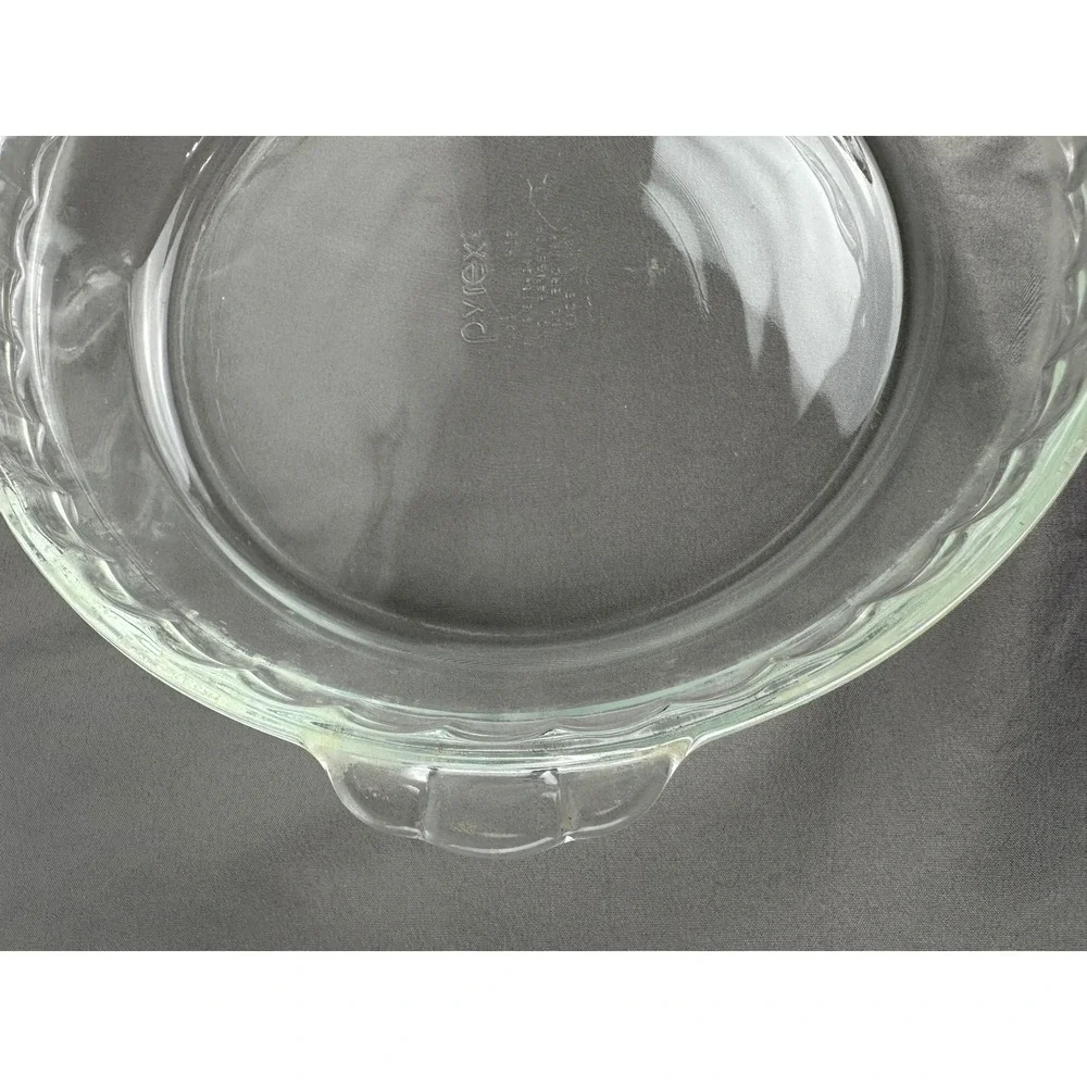 Vintage Pyrex #229 H15 9.5